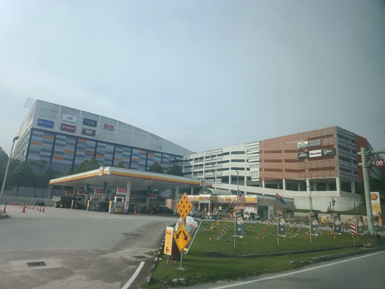 AEON Tebrau City, Johor Bahru, major grocery destination for Singapore residents and Filipinos crossing the Causeway