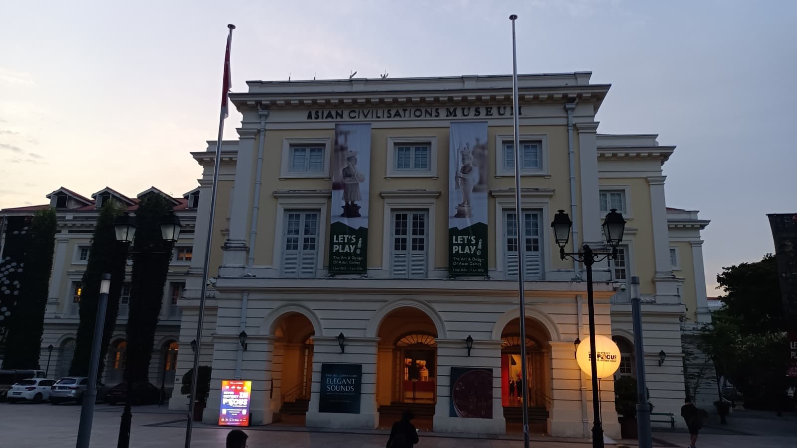 The Asian Civilisations Museum at Empress Place at dusk